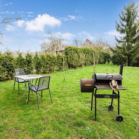 Charming Chalet In Beauraing With Fenced Garden Exteriör bild